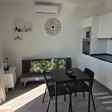 Ferienhaus Fifty's House 1 By Sam Ribeira Brava