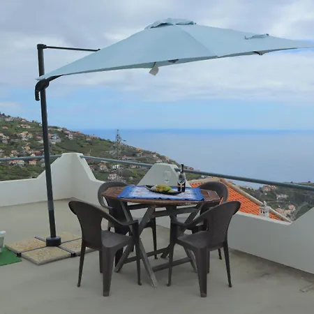 Holiday home Fifty's House 1 By Sam Ribeira Brava